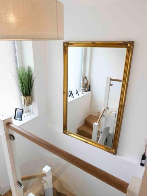 Immaculate Covent Garden Apartment Лондон Екстериор снимка