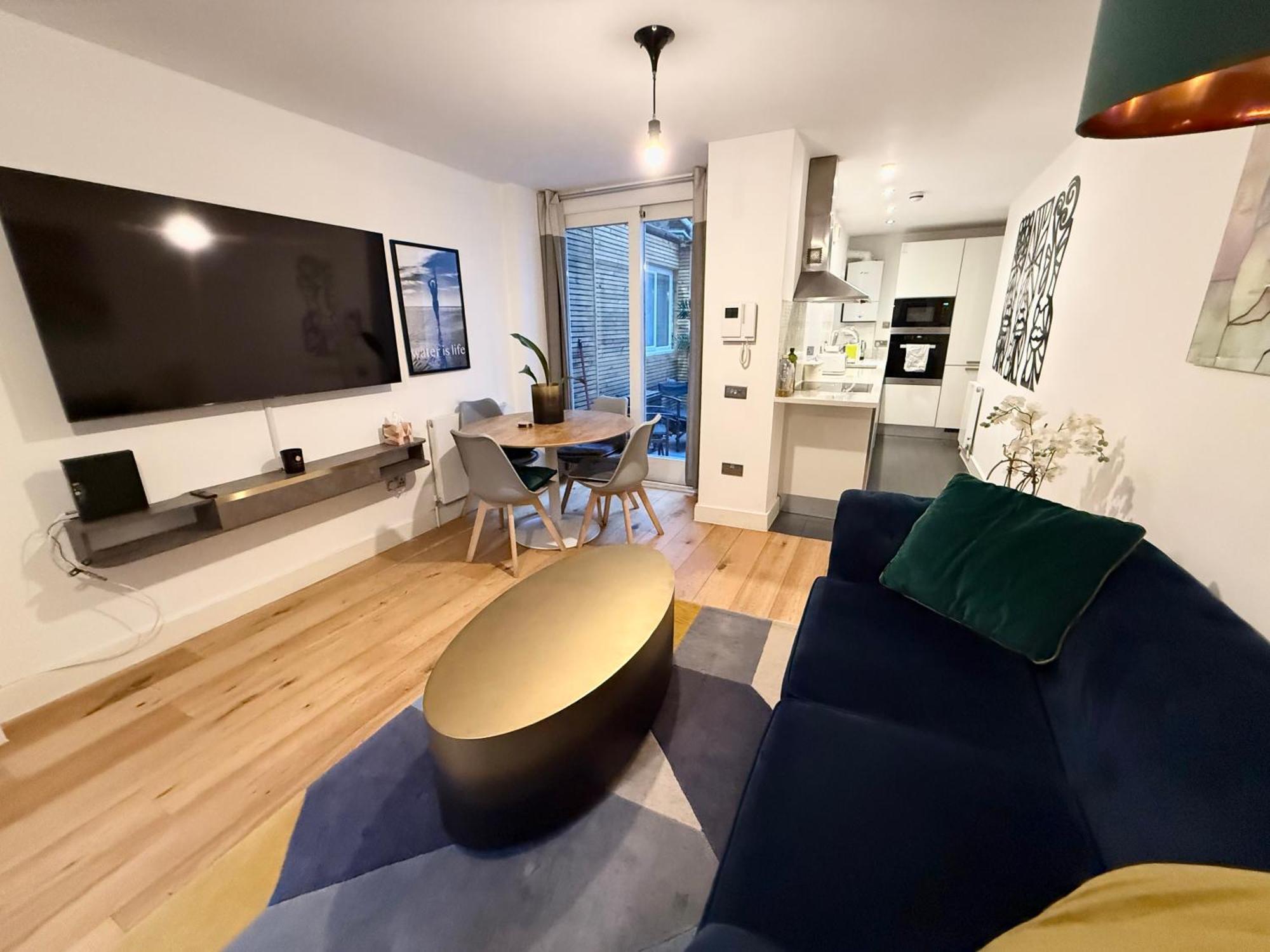 Immaculate Covent Garden Apartment Лондон Екстериор снимка